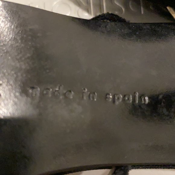 Calvin Klein black velvet evening shoes - Picture 4 of 7